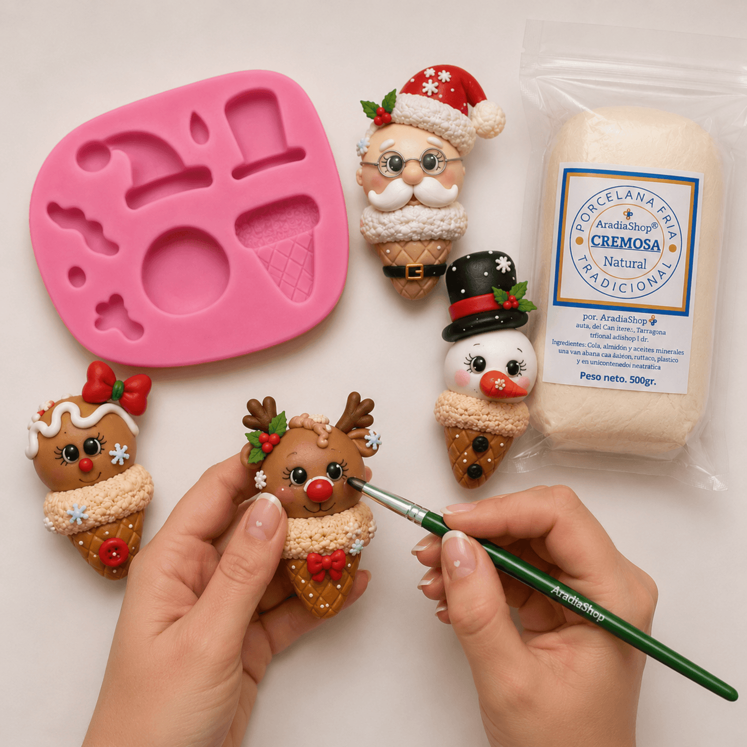 Modelado con molde Conitos Navideños Mini y porcelana fría AradiaShop